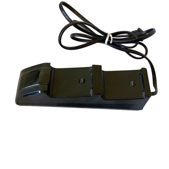 Nyko Charge Base™ for use with Xbox One - Picture 3 of 5